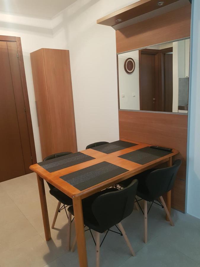 Apartment Lea Slatine Esterno foto